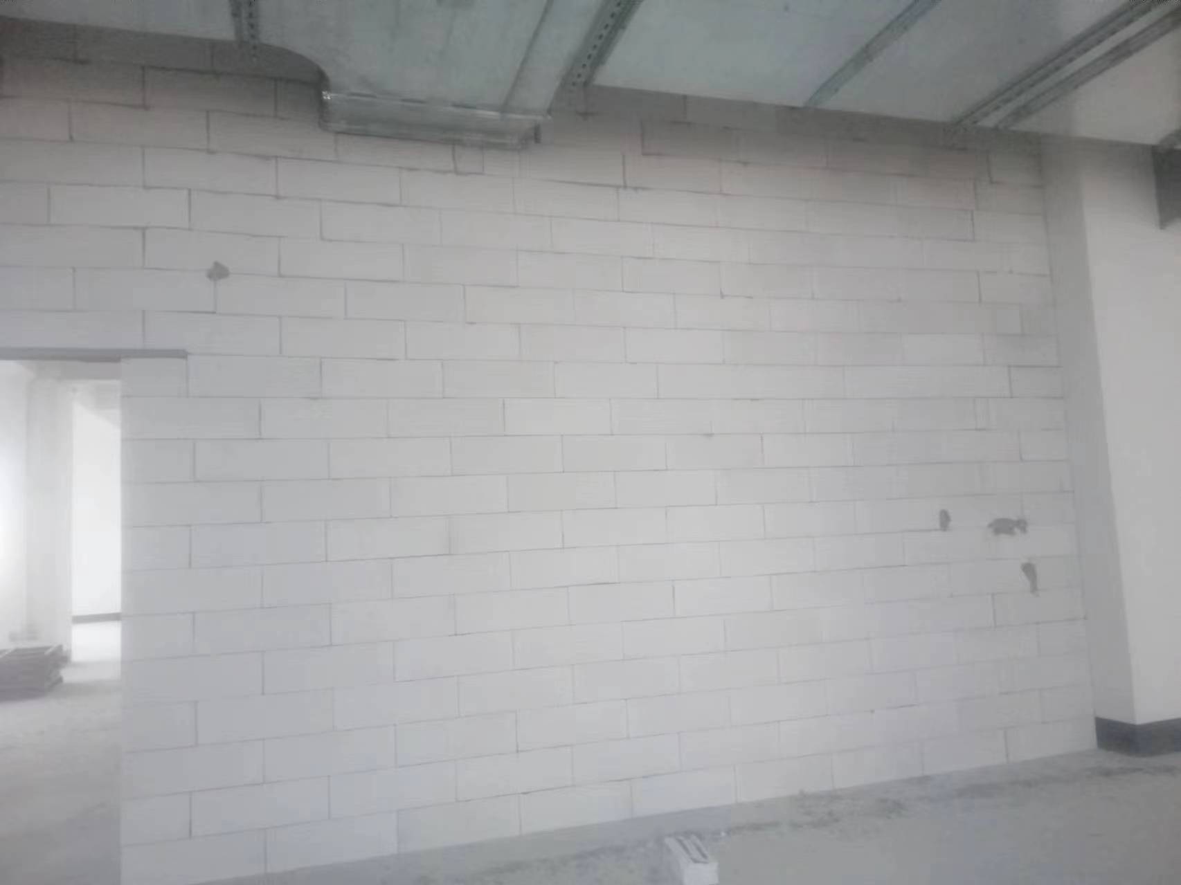 酒店轻质砖隔墙施工场景